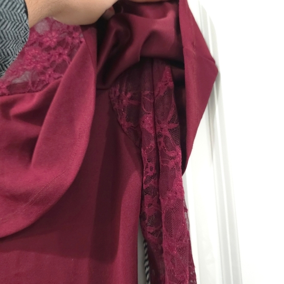 ✨️4/$20 Nwt Wine Burgundy Bodycon Long Sleeve Dress, Lace Details, Ruffle Detail - Picture 5 of 13
